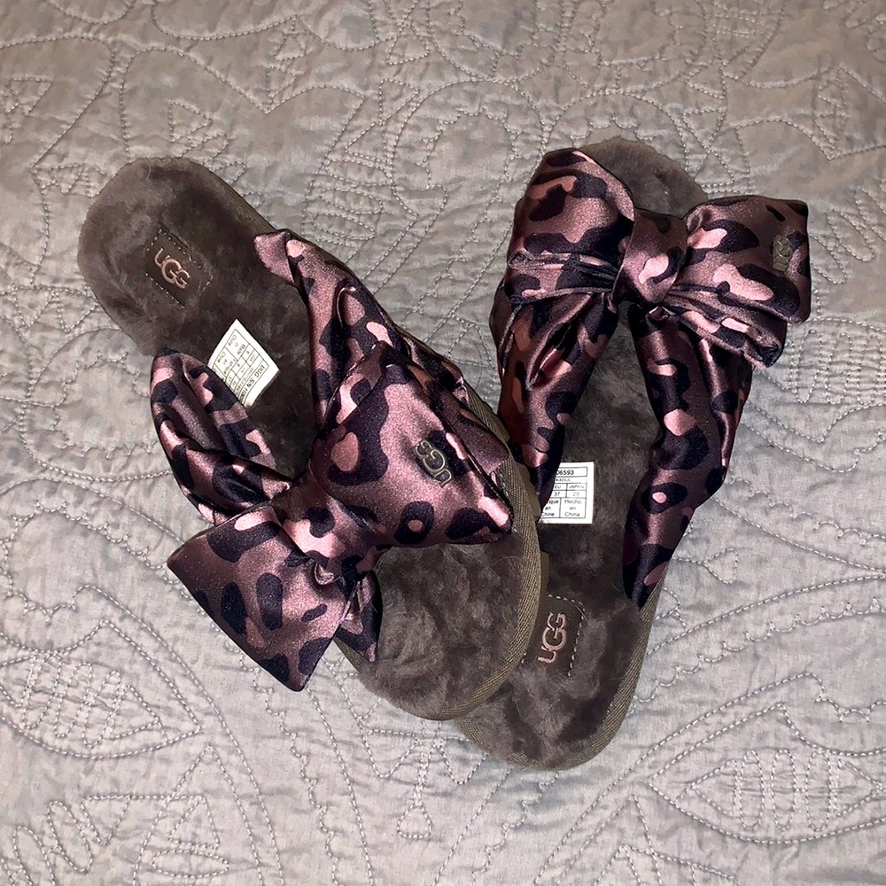 UGG Open-toed Slippers